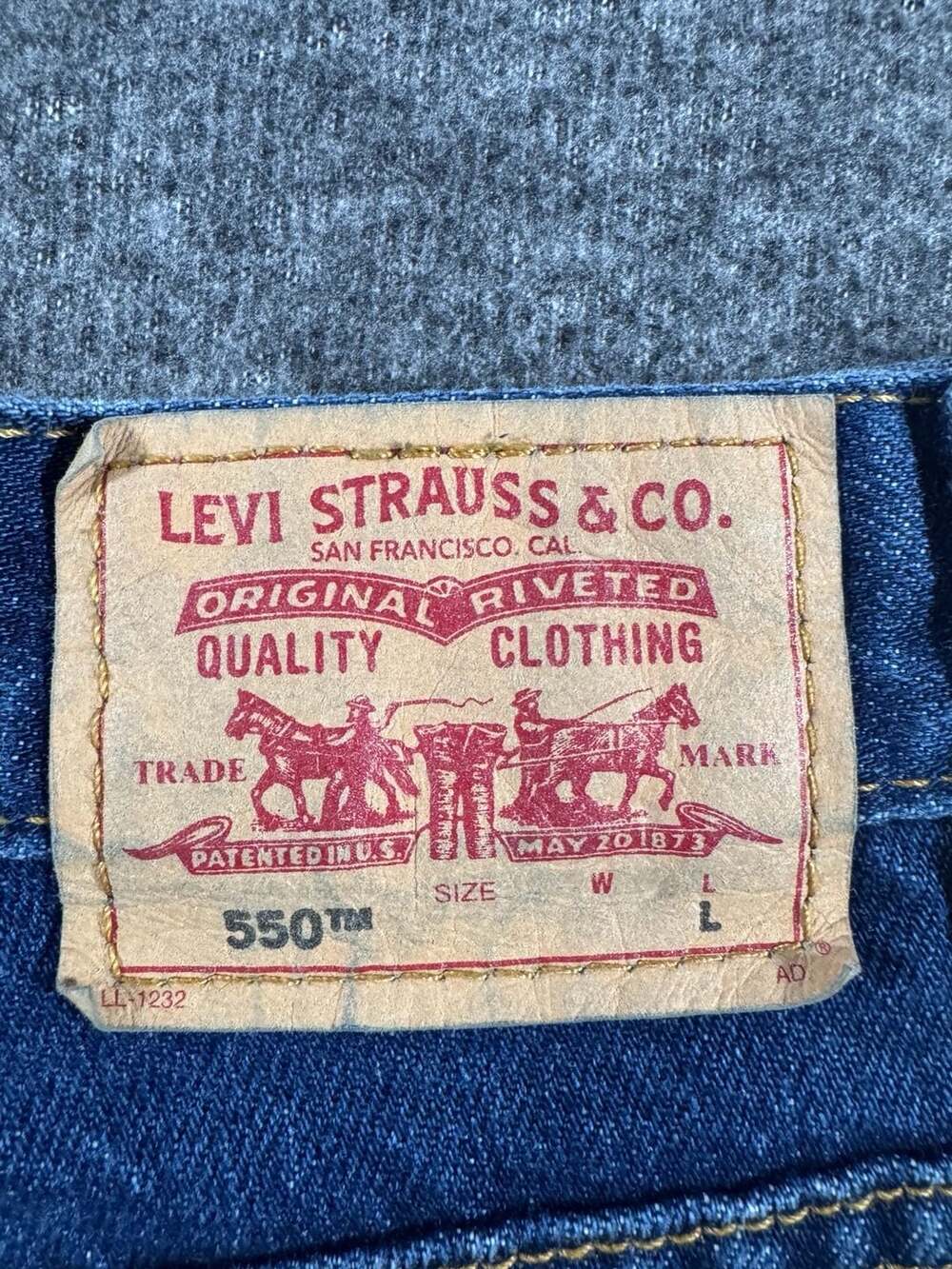 Vintage Levi's 550 Classic Relaxed Tapered Leg Jeans Women's Size 8L - Picture 3 of 10